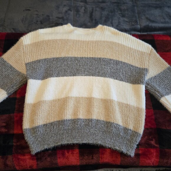 Sweater - Picture 5 of 5